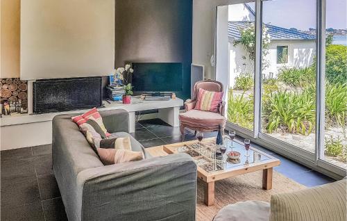 Stunning home in Pont LAbb with 3 Bedrooms and WiFi
