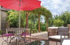 Stunning home in Preuilly sur Claise with 4 Bedrooms, Jacuzzi and WiFi