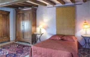 Stunning home in Preuilly sur Claise with 4 Bedrooms, Jacuzzi and WiFi