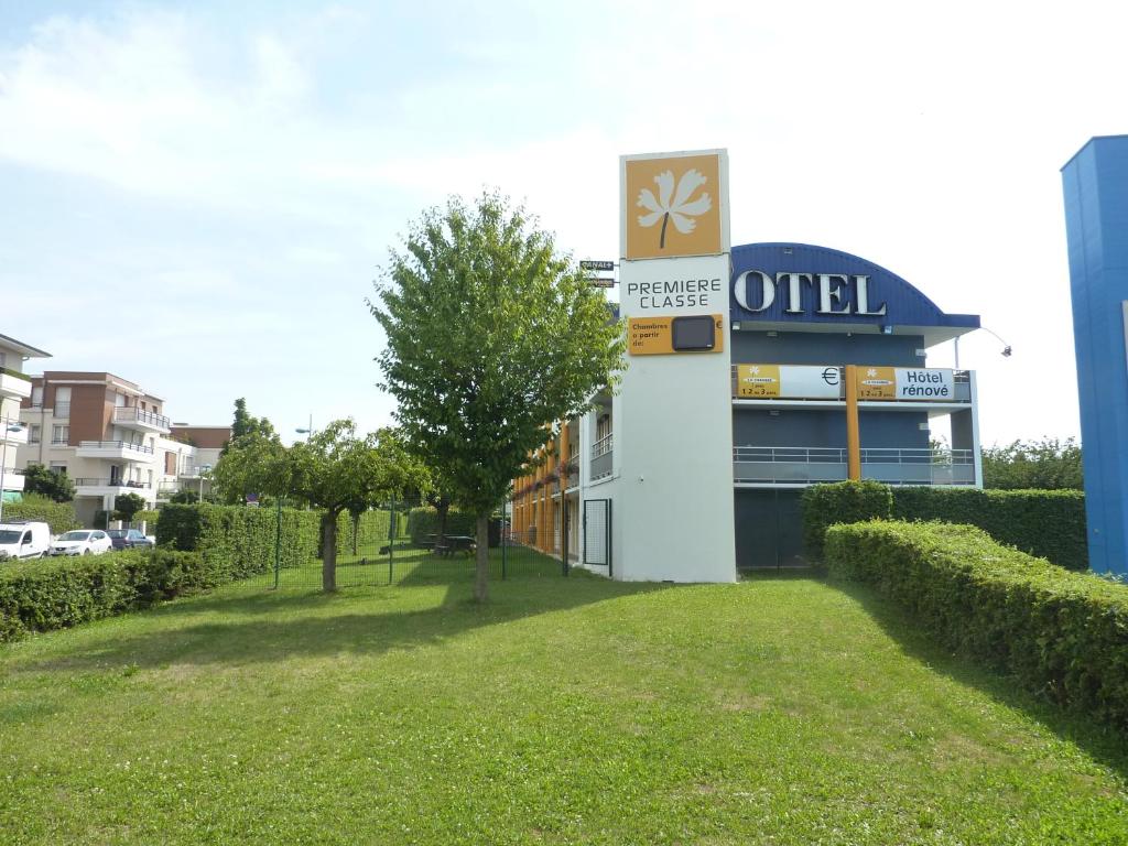 Stunning home in Quemper Guezennec with 3 Bedrooms and WiFi
