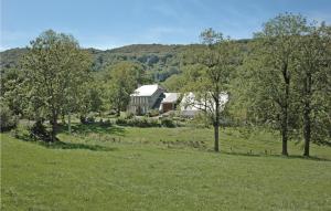 Stunning home in RIOM-S-MONTAGNES with 3 Bedrooms