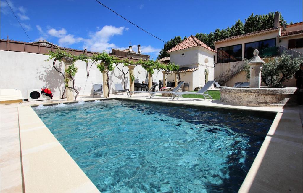 Maison de vacances Stunning home in Rochefort-du-Gard with 6 Bedrooms, WiFi and Outdoor swimming pool  30650 Rochefort-du-Gard