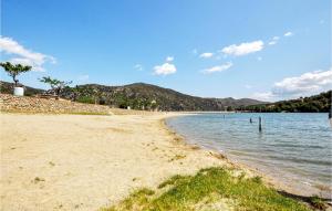 Stunning home in Rodès with WiFi and 1 Bedrooms