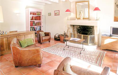 Stunning home in Romegoux with 5 Bedrooms, WiFi and Private swimming pool