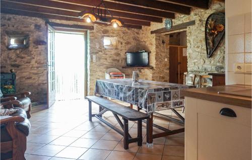 Stunning home in Roquebrun with 2 Bedrooms and WiFi