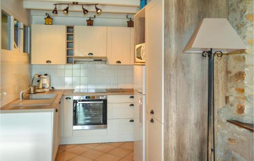 Stunning home in Roquebrun with 2 Bedrooms and WiFi