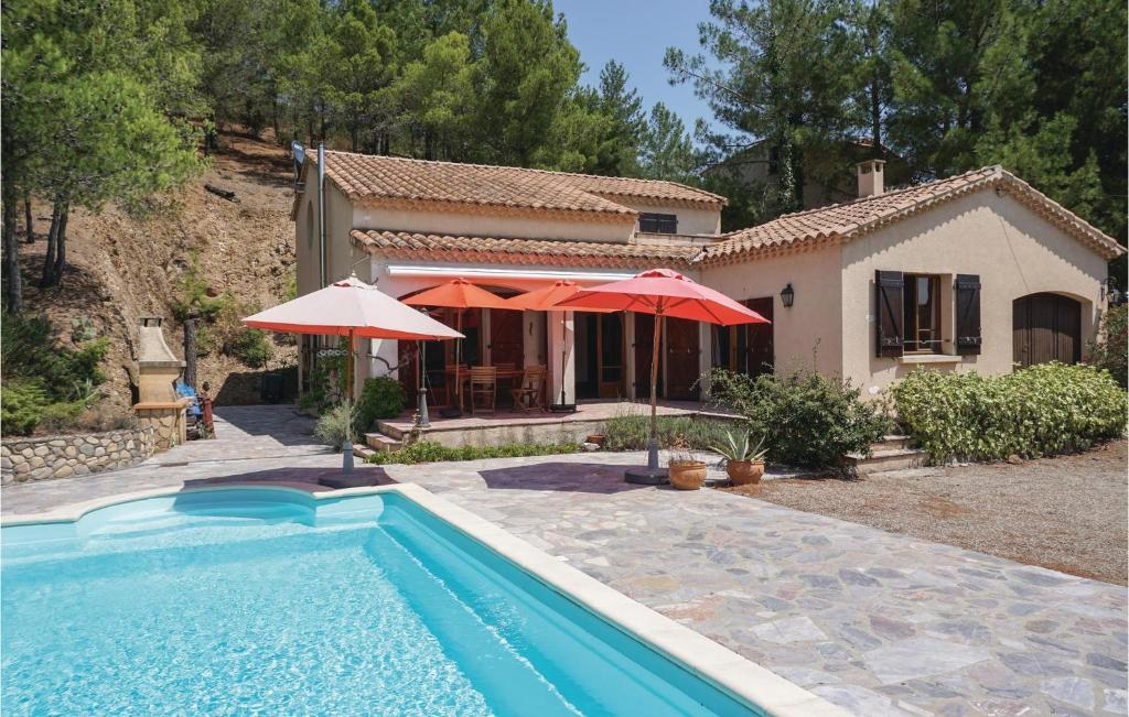 Stunning home in Roquebrun with 2 Bedrooms, Private swimming pool and Outdoor swimming pool , 34460 Roquebrun