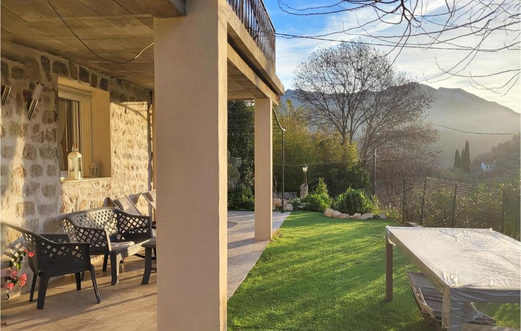 Maison de vacances Stunning home in Roquevaire with 1 Bedrooms  13360 Roquevaire