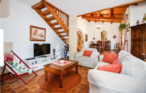 Stunning home in Roussillon with 3 Bedrooms, WiFi and Outdoor swimming pool