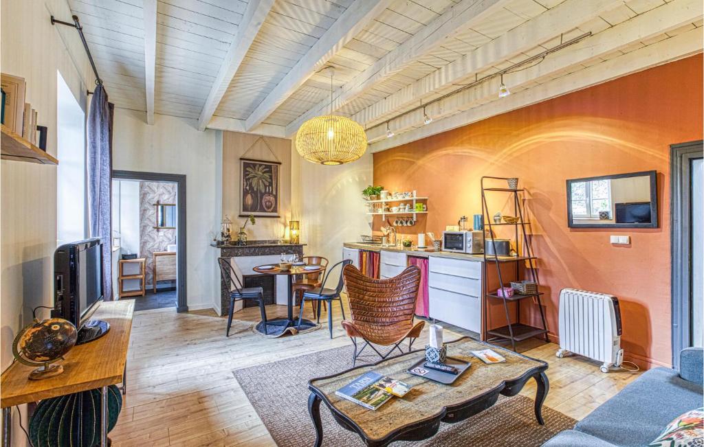 Stunning home in Roussines with 13 Bedrooms, WiFi and Private swimming pool