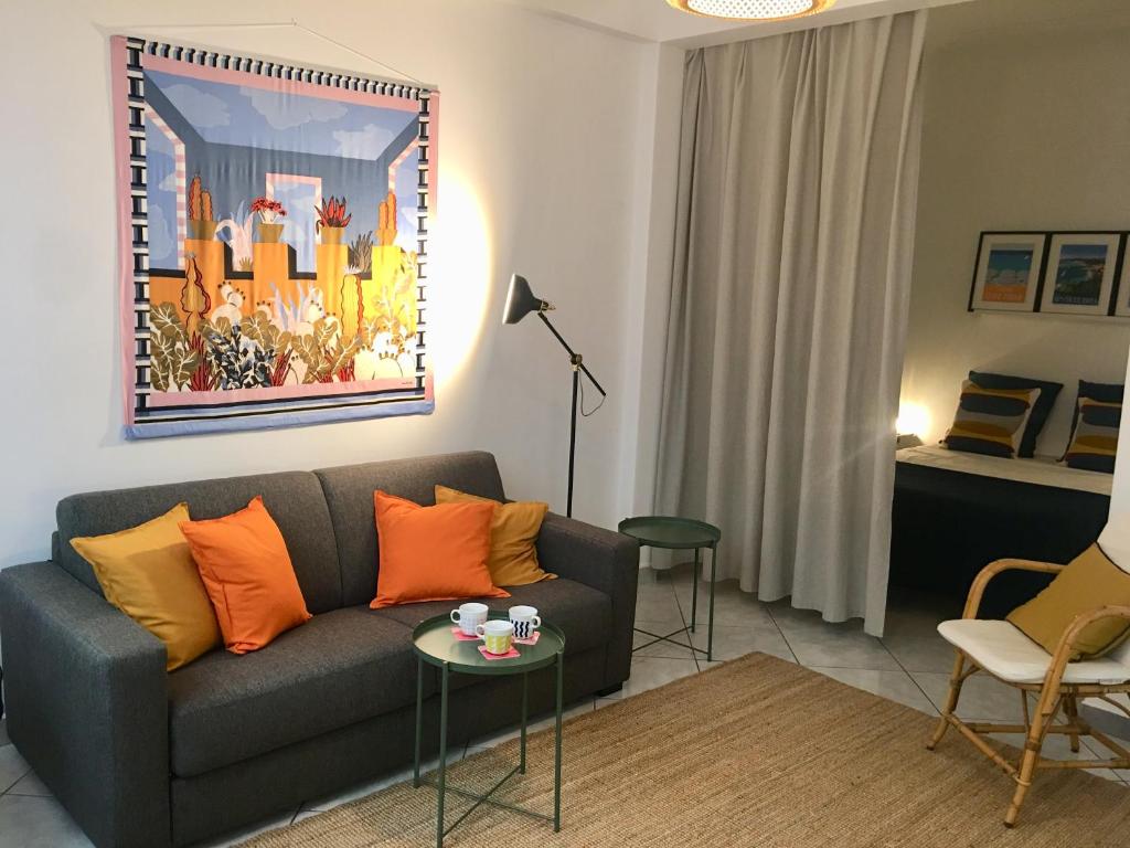 Stunning home in Saigneville with 5 Bedrooms and WiFi