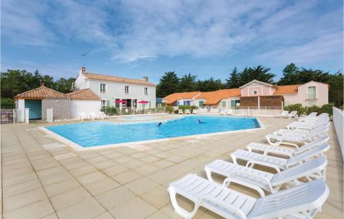 Stunning home in Saint-Hilaire-de-Riez with 2 Bedrooms and Outdoor swimming pool