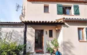 Stunning home in Saint-Jeannet with Outdoor swimming pool, WiFi and 5 Bedrooms