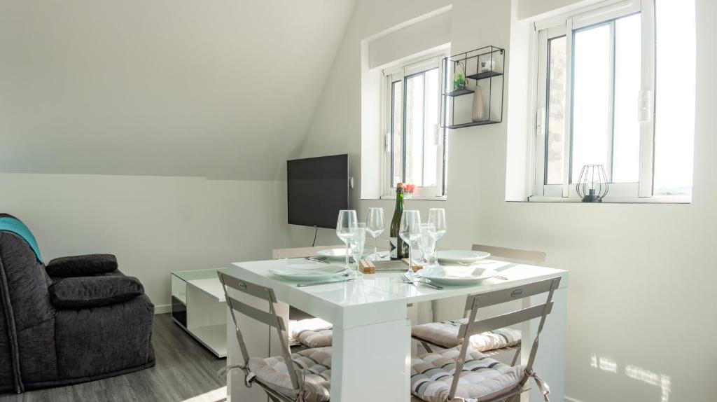Stunning home in Saint-Jeannet with WiFi and 2 Bedrooms