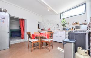 Stunning home in Saint-Jeannet with WiFi and 2 Bedrooms