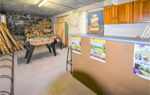 Stunning home in Saint-Julien-dIntres with 3 Bedrooms and WiFi