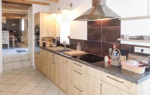 Stunning home in Saint Pierre de la Fag with 3 Bedrooms
