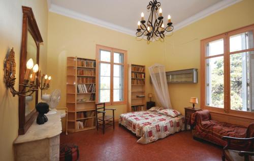 Stunning home in Saint Raphael with 5 Bedrooms, WiFi and Private swimming pool