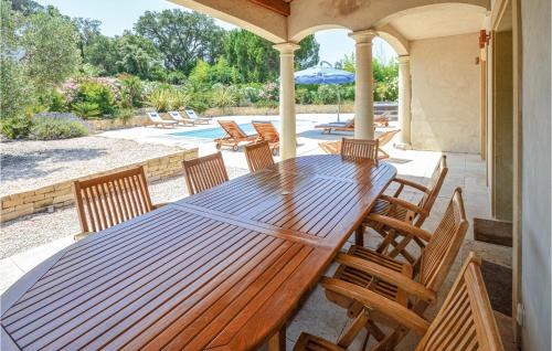 Stunning home in Saint Raphael with Jacuzzi, WiFi and Private swimming pool