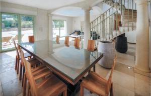 Stunning home in Saint Raphael with Jacuzzi, WiFi and Private swimming pool