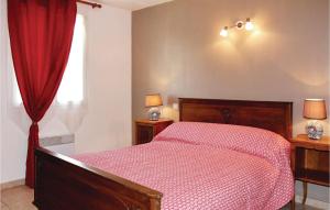 Stunning home in Saint Roman with 4 Bedrooms and WiFi
