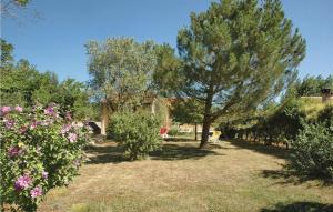 Stunning home in Saint Trinit with 2 Bedrooms