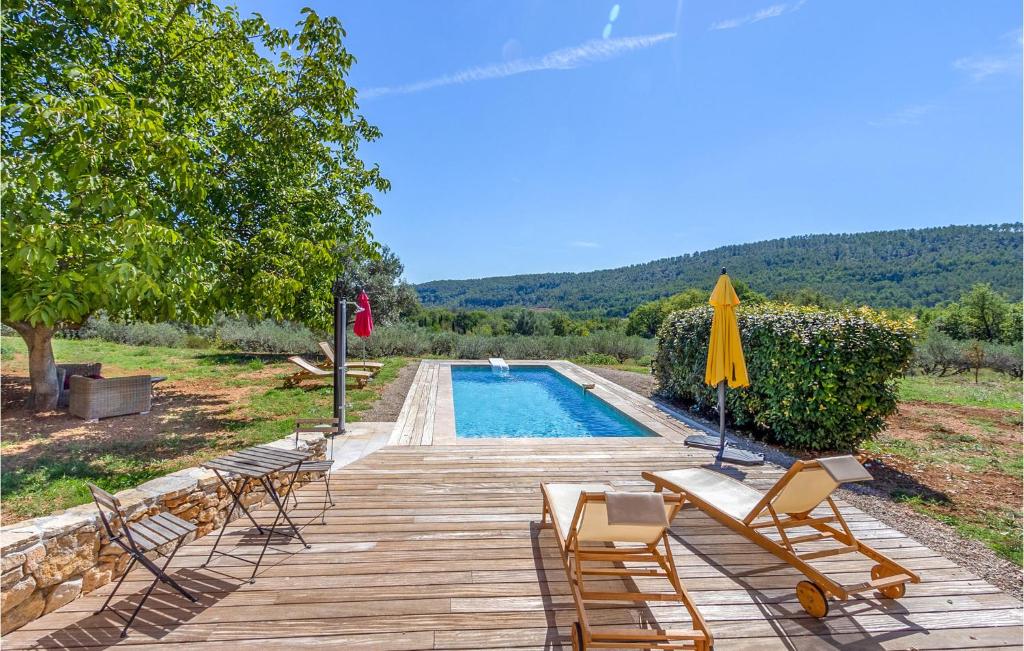 Stunning home in Salernes with WiFi, 3 Bedrooms and Outdoor swimming pool , 83690 Salernes