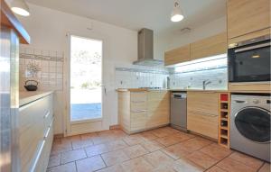 Stunning home in Salernes with WiFi, 3 Bedrooms and Outdoor swimming pool