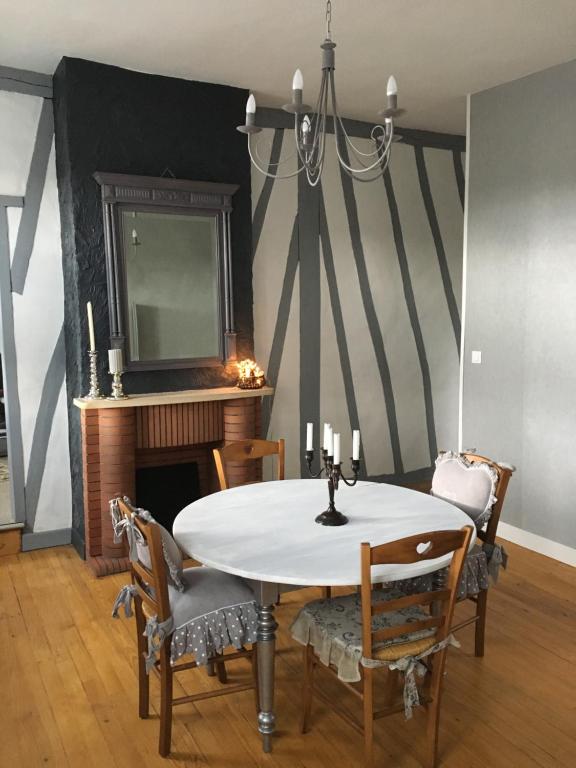 Stunning home in Salernes with WiFi, Private swimming pool and Outdoor swimming pool