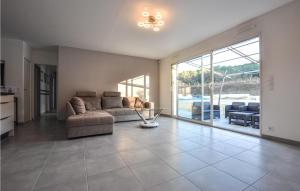 Stunning home in Salernes with WiFi, Private swimming pool and Outdoor swimming pool