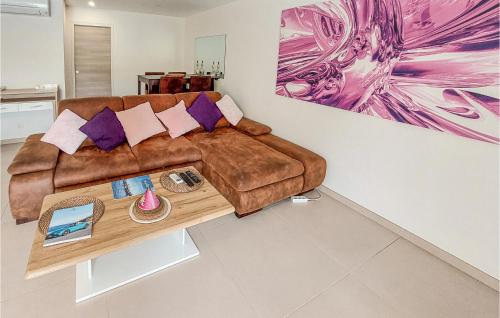 Stunning home in Sanary sur mer with Outdoor swimming pool, 3 Bedrooms and WiFi
