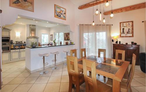 Stunning home in Savasse with 3 Bedrooms, WiFi and Private swimming pool