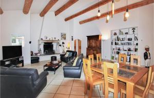 Stunning home in Savasse with 3 Bedrooms, WiFi and Private swimming pool