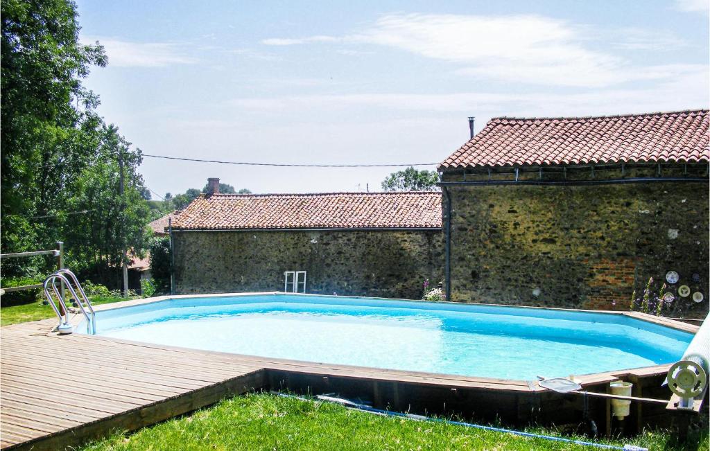 Maison de vacances Stunning home in Scill with 2 Bedrooms, WiFi and Heated swimming pool  79240 Scillé