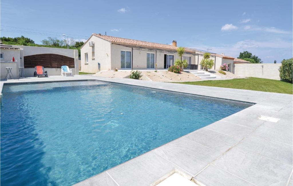 Maison de vacances Stunning home in Sernhac with WiFi, Private swimming pool and Outdoor swimming pool  30210 Sernhac