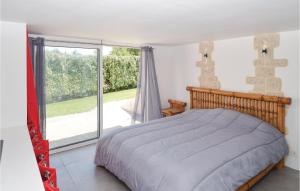 Stunning home in Sernhac with WiFi, Private swimming pool and Outdoor swimming pool