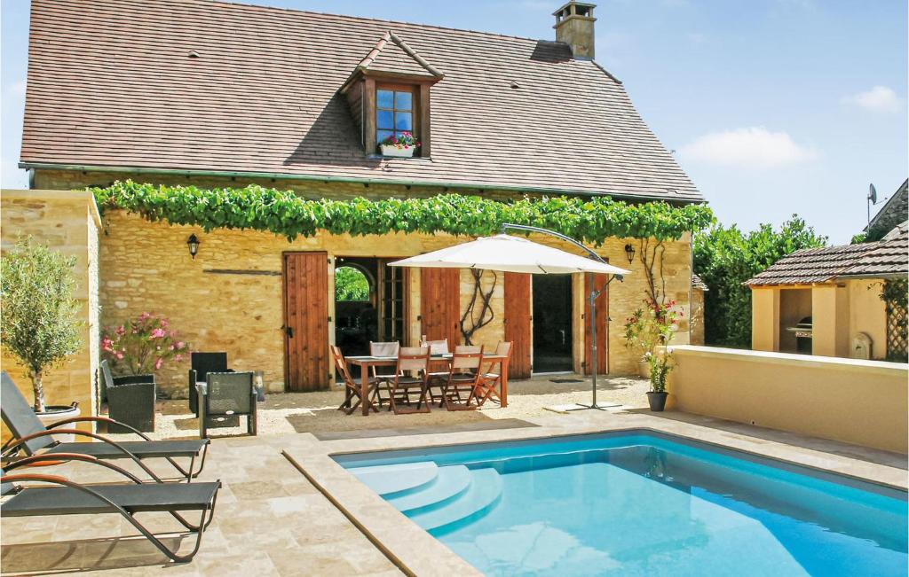 Maison de vacances Stunning home in St Amand de Coly with 2 Bedrooms, Private swimming pool and Outdoor swimming pool  24290 Aubas