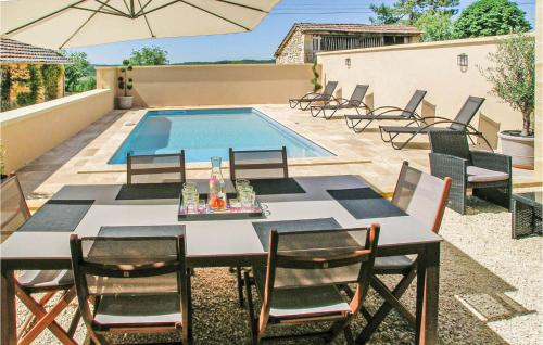 Stunning home in St Amand de Coly with 2 Bedrooms, Private swimming pool and Outdoor swimming pool