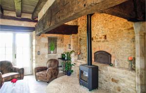 Stunning home in St Amand de Coly with 2 Bedrooms, Private swimming pool and Outdoor swimming pool