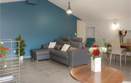 Stunning home in St Etienne de Boulogne with 2 Bedrooms and WiFi