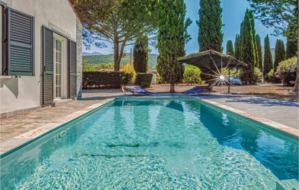 Maison de vacances Stunning home in St Florent with 5 Bedrooms, WiFi and Outdoor swimming pool  20217 Saint-Florent