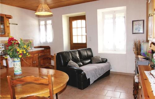 Stunning home in St, Julien de Peyrolas with 3 Bedrooms, WiFi and Private swimming pool