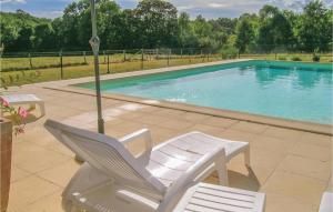 Stunning home in St Maixent de Beugn with 5 Bedrooms, WiFi and Outdoor swimming pool