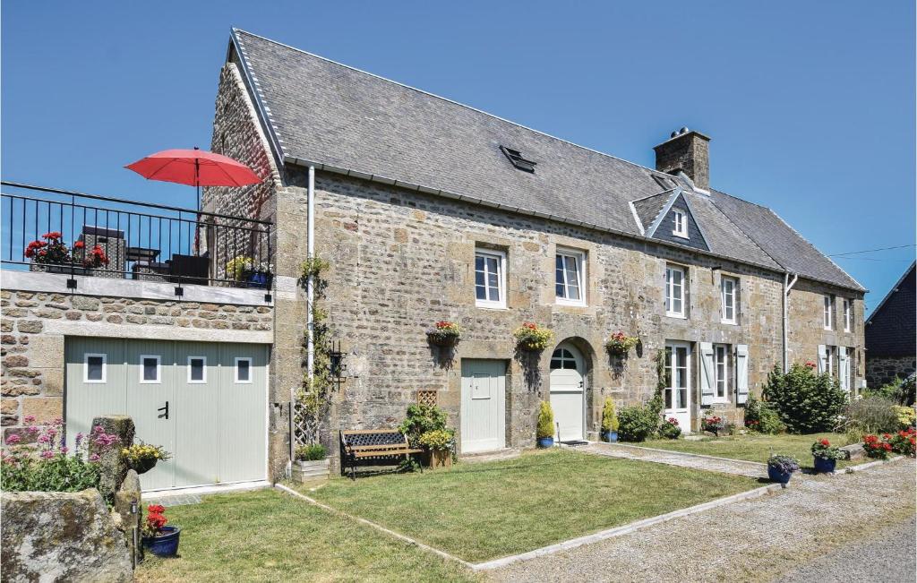 Maison de vacances Stunning home in St-Michel-de-Montjoie with 3 Bedrooms and WiFi  50670 Saint-Pois