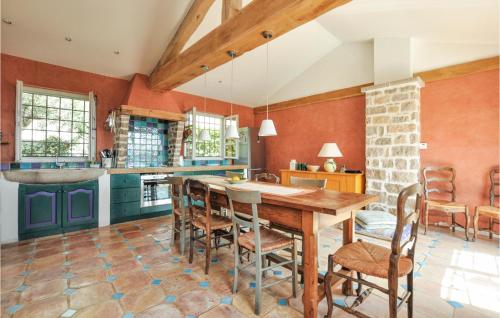 Stunning home in St Paul de Vence with 4 Bedrooms, WiFi and Private swimming pool