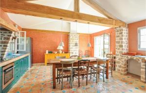 Stunning home in St Paul de Vence with 4 Bedrooms, WiFi and Private swimming pool