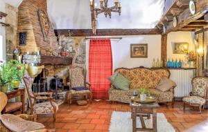 Stunning home in St Pierre dEyraud with 4 Bedrooms, Private swimming pool and Outdoor swimming pool