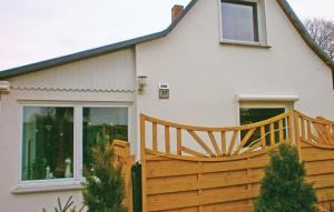 Stunning home in Sundhagen OT Tremt with 2 Bedrooms and WiFi