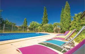 Stunning home in Thzan-ls-Bziers with 5 Bedrooms, WiFi and Heated swimming pool