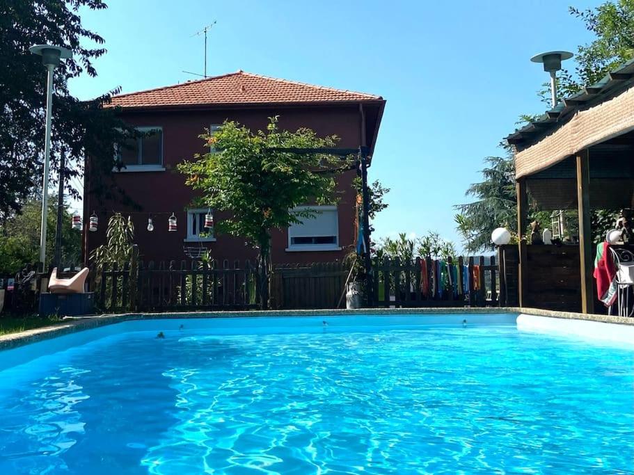 Stunning home in Ulrichstein with WiFi and 2 Bedrooms